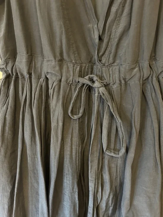 CP Shades Navy Sleeveless V-Neck Midi Dress with Drawstring - Picture 4 of 7